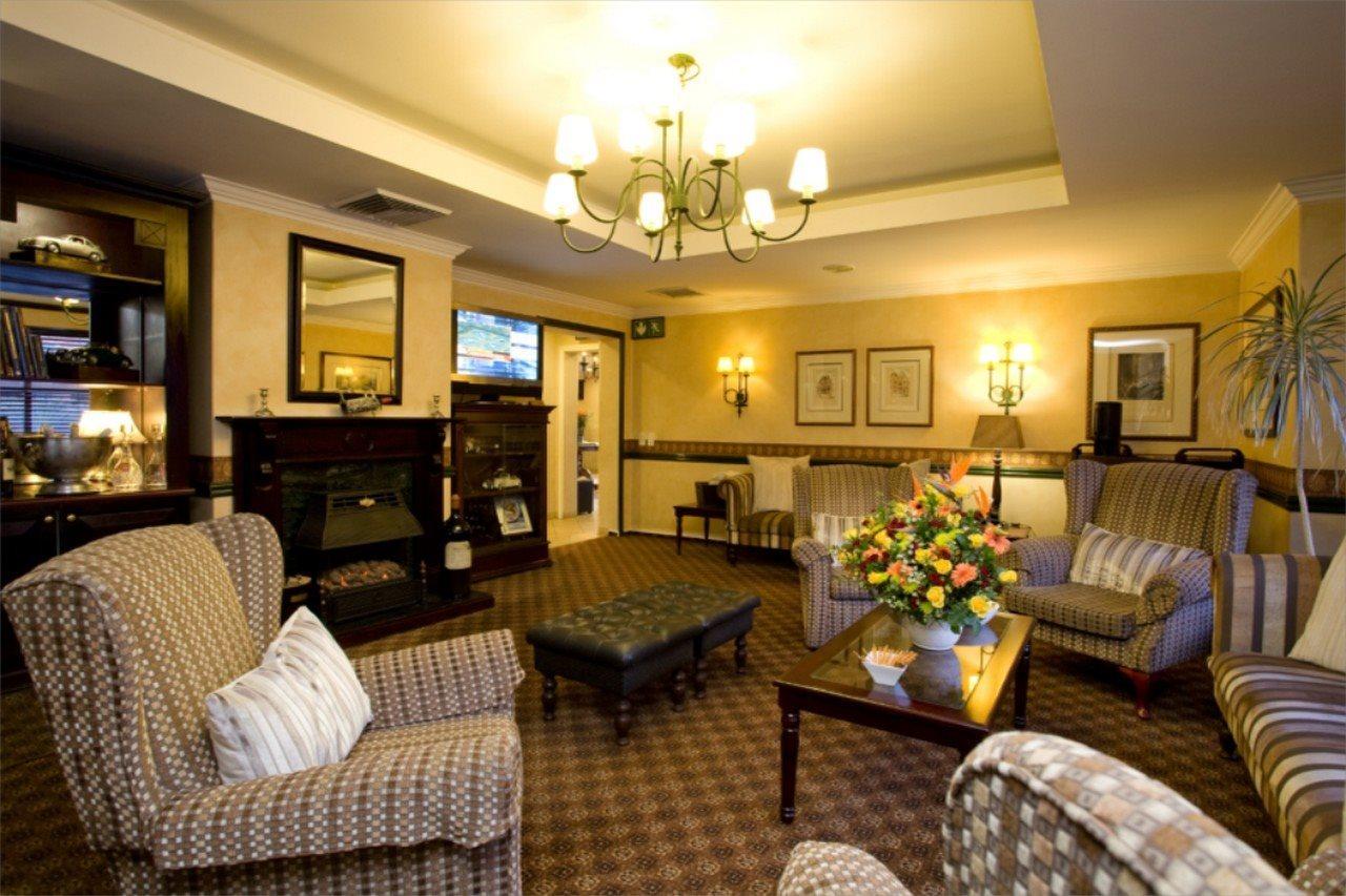 Courtyard Hotel Rosebank Johannesburg Bagian luar foto