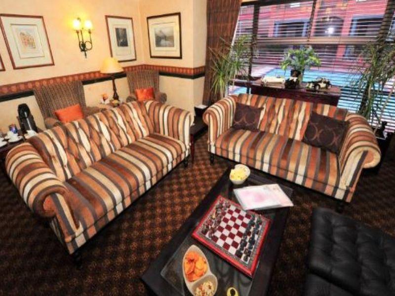 Courtyard Hotel Rosebank Johannesburg Bagian luar foto