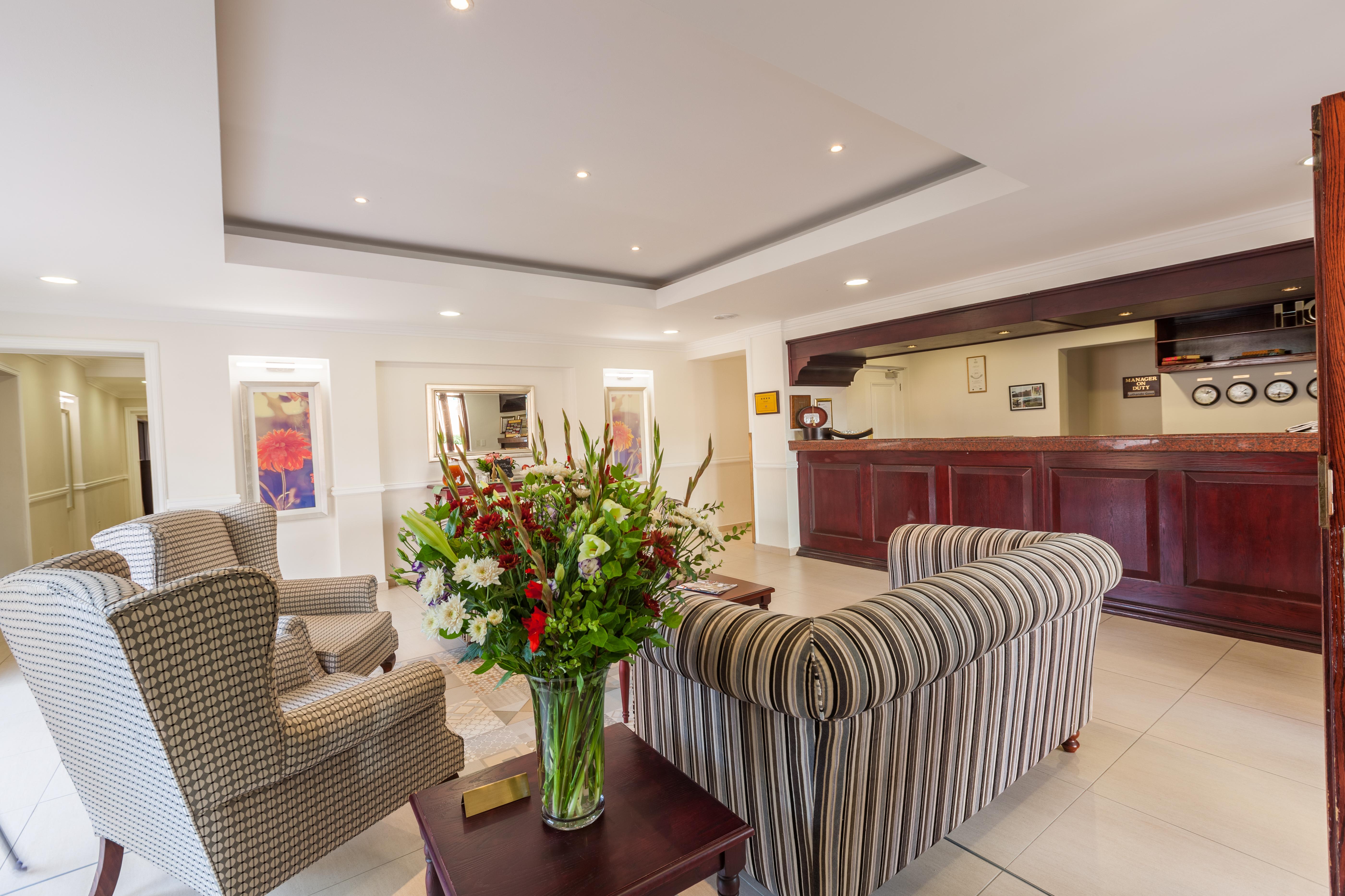 Courtyard Hotel Rosebank Johannesburg Bagian luar foto