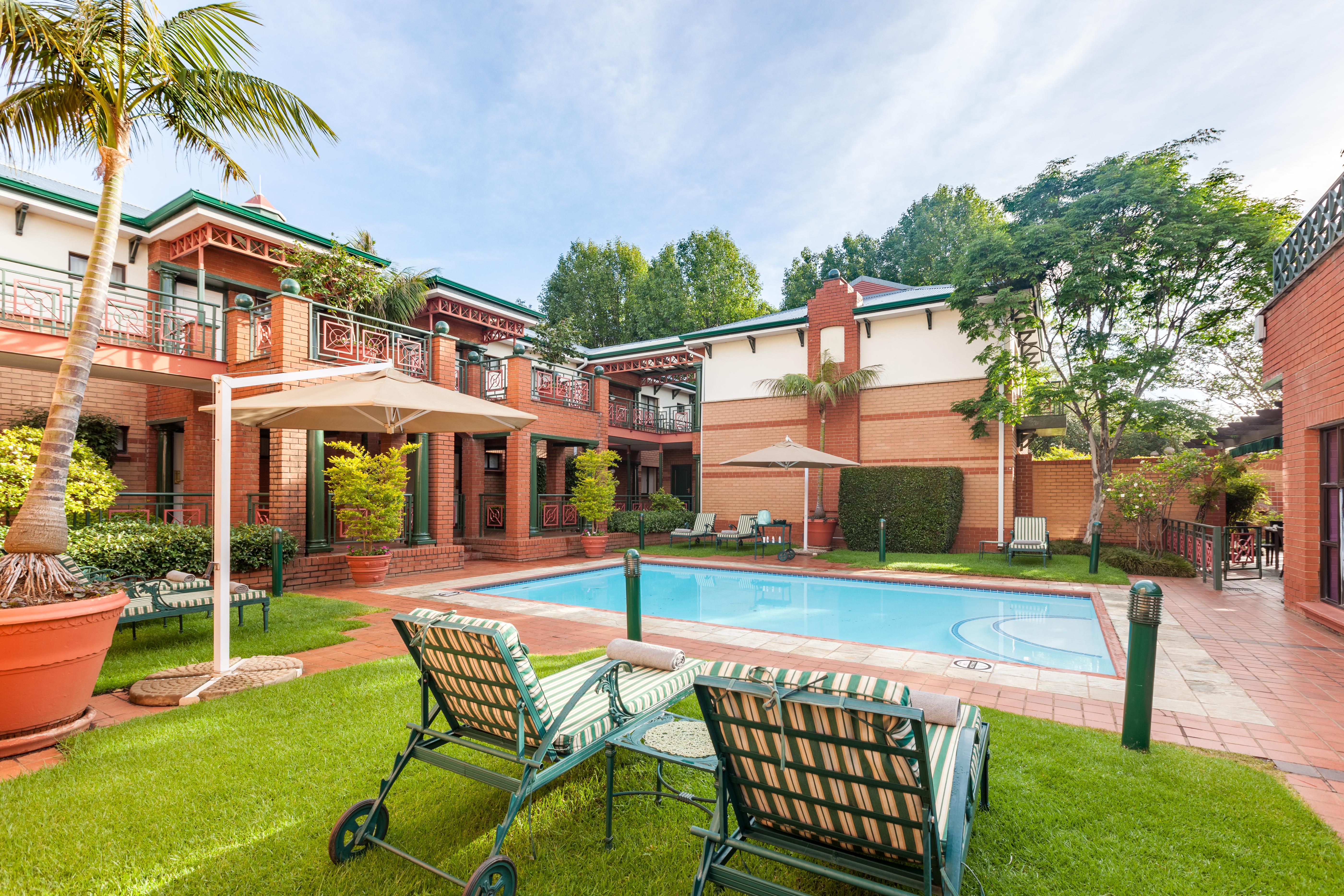 Courtyard Hotel Rosebank Johannesburg Bagian luar foto